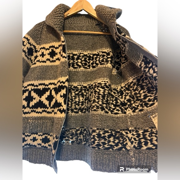 Vintage wool Cowichan sweater - Picture 6 of 11